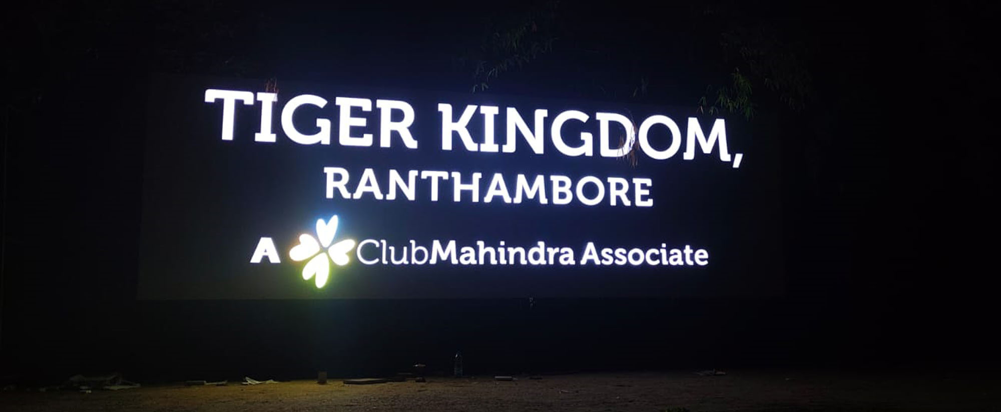 LED-Glow-Sign-Board-Delhi-NCR-Tiger-Kingdom-Ranthambore-A-Club-Mahindra-Associate.jpg